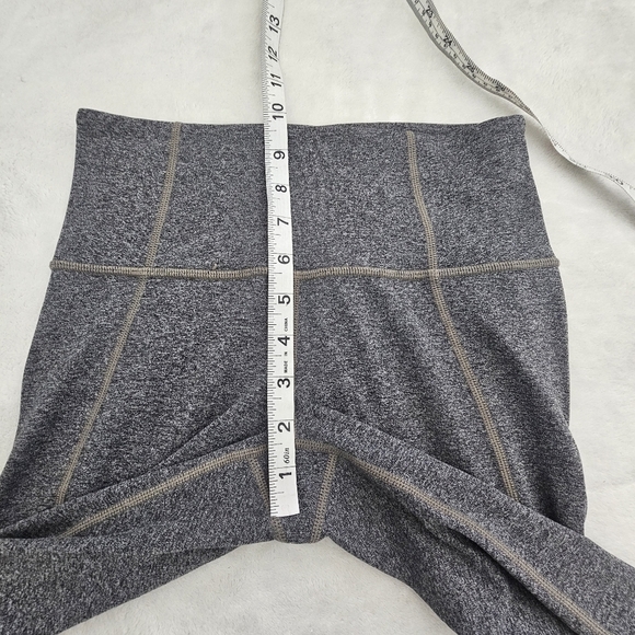 Athleta Salutation Powervita Capri Leggings Heathered Gray Size XS - Picture 8 of 11